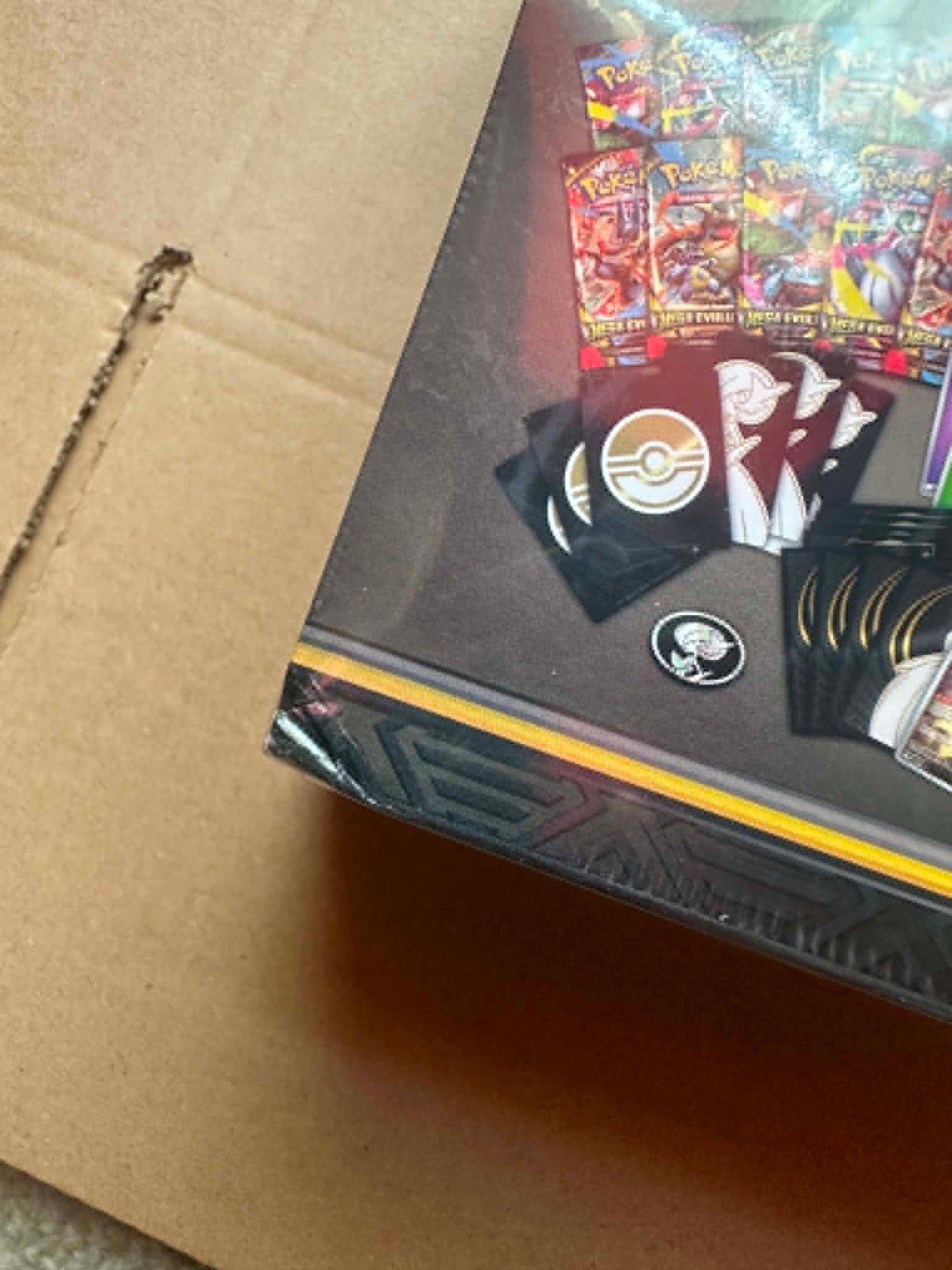 Pokémon Center Mega Evolution ETB